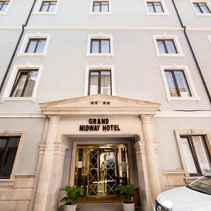 Hotel Midway, Bakoe